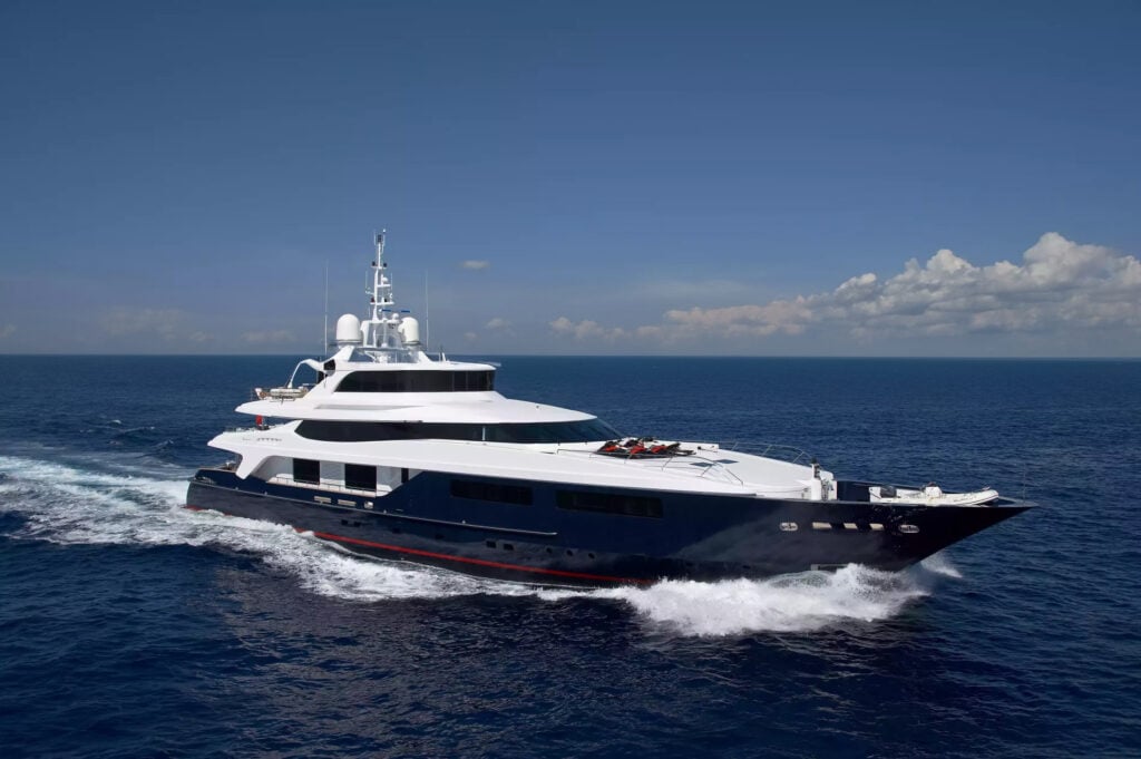 camperandnicholsons-burkut_-_luxury_motor_yacht_for_charter_428521l