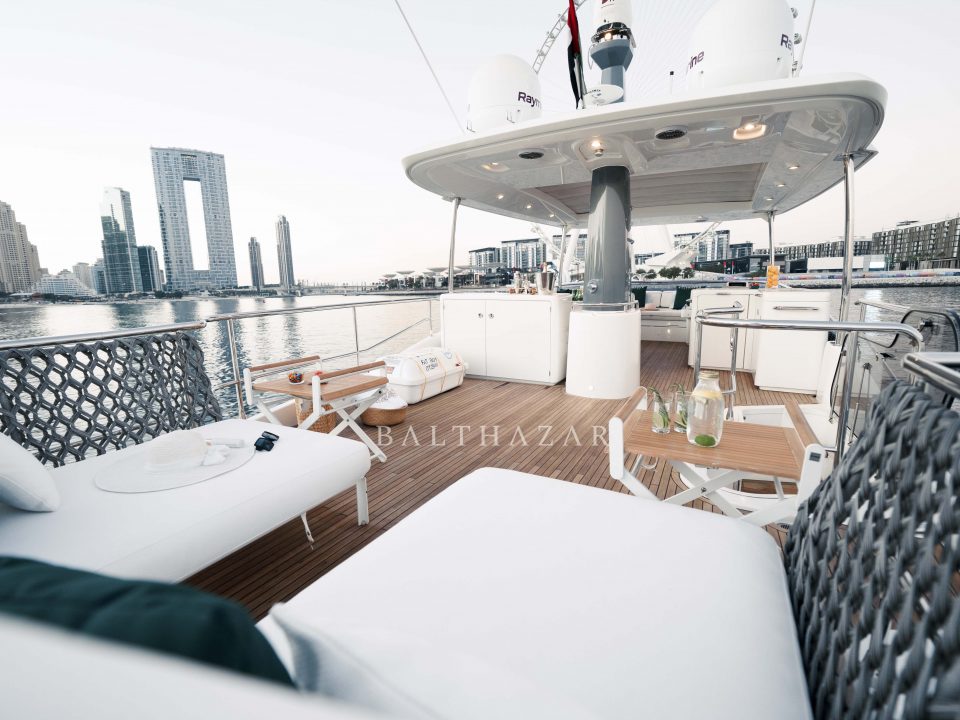 Azimut-M6-11