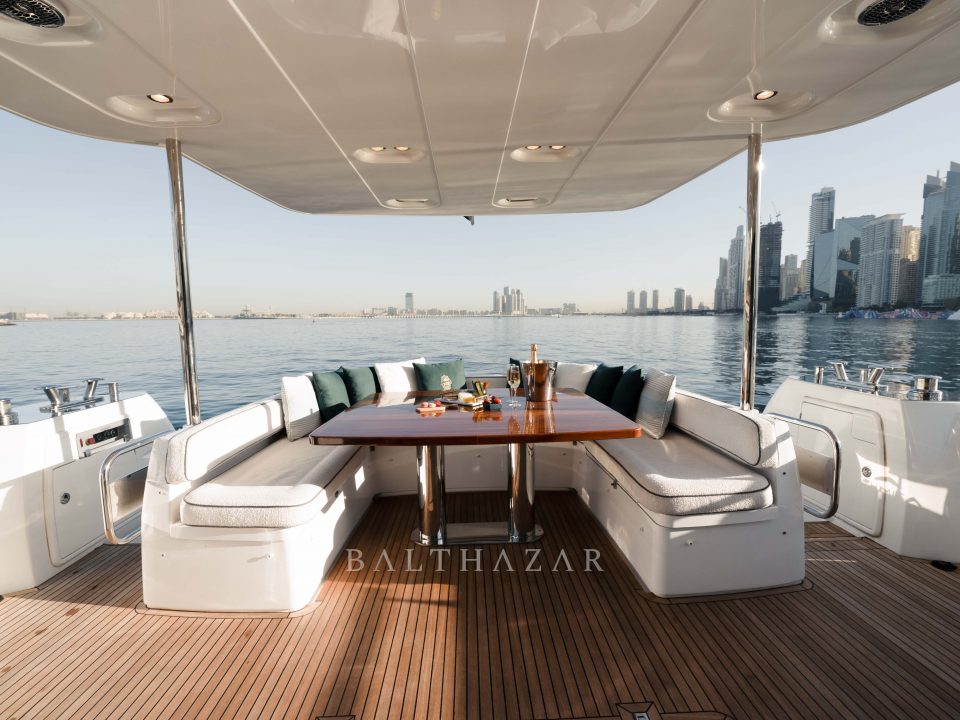 Azimut-M6-28