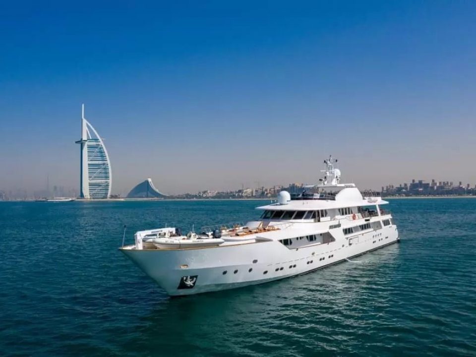 balthazar-yachting-yacht-charter-finesse-150ft00006