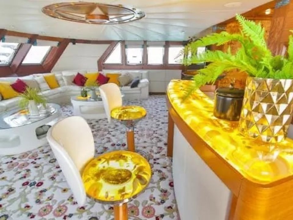 balthazar-yachting-yacht-charter-finesse-150ft00012