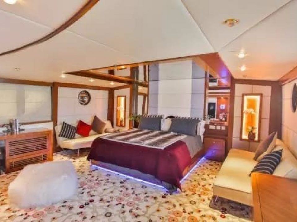 balthazar-yachting-yacht-charter-finesse-150ft00015