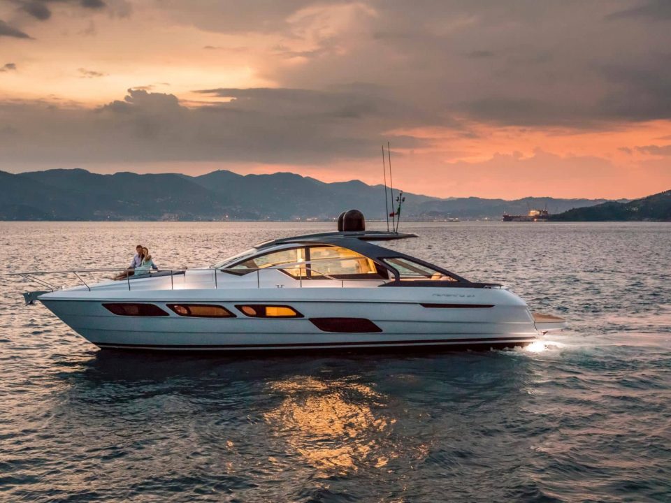 yacht-charter- Pershing 55ft1