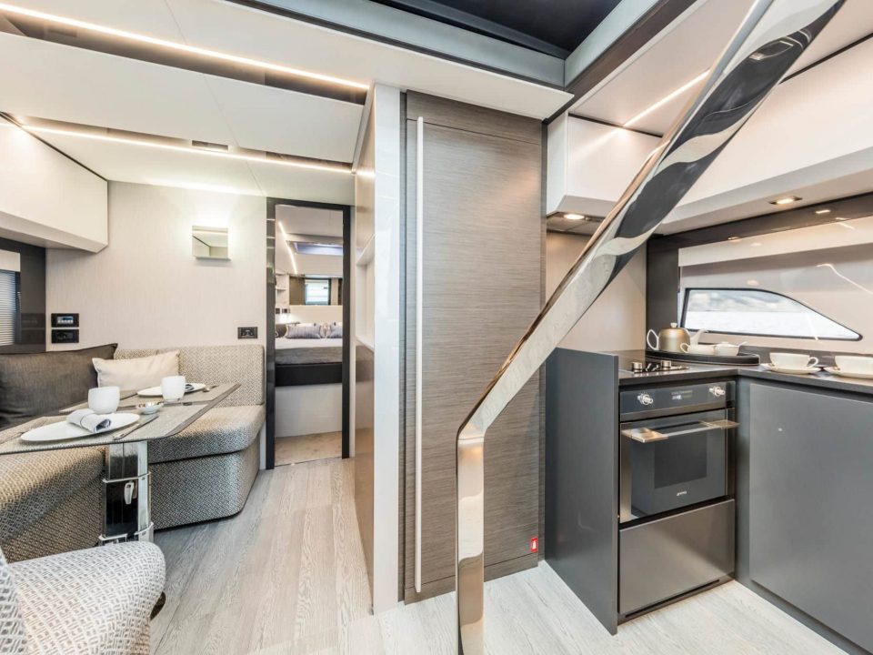 yacht-charter- Pershing 55ft11