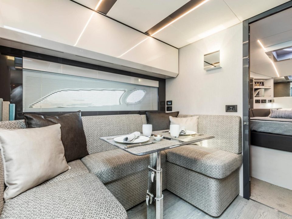 yacht-charter- Pershing 55ft12