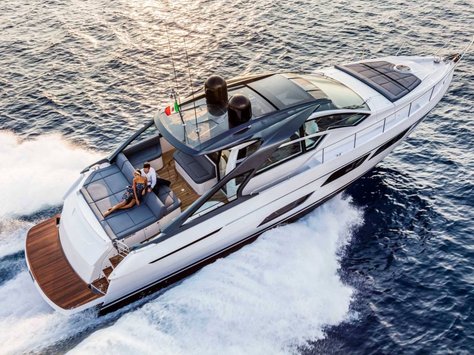 yacht-charter- Pershing 55ft4