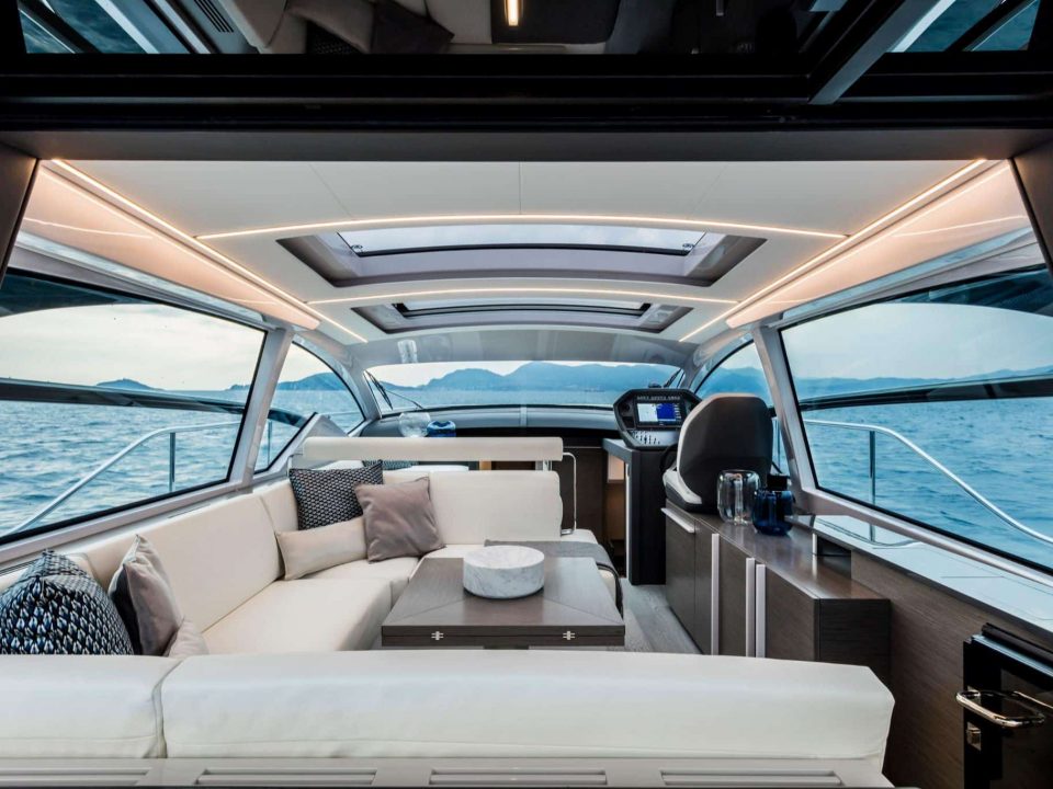 yacht-charter- Pershing 55ft7