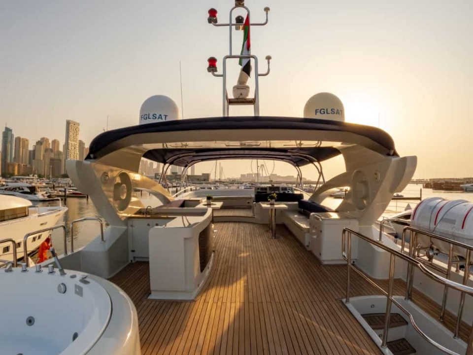 yacht-charter-contessa-115ft22