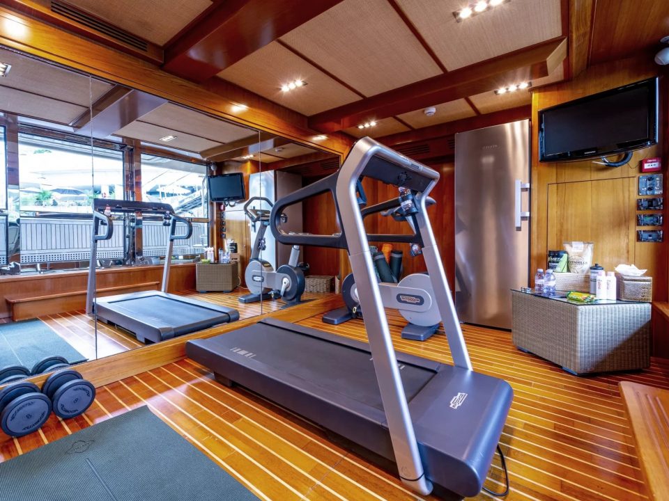 yacht-crn-142ft-updated15