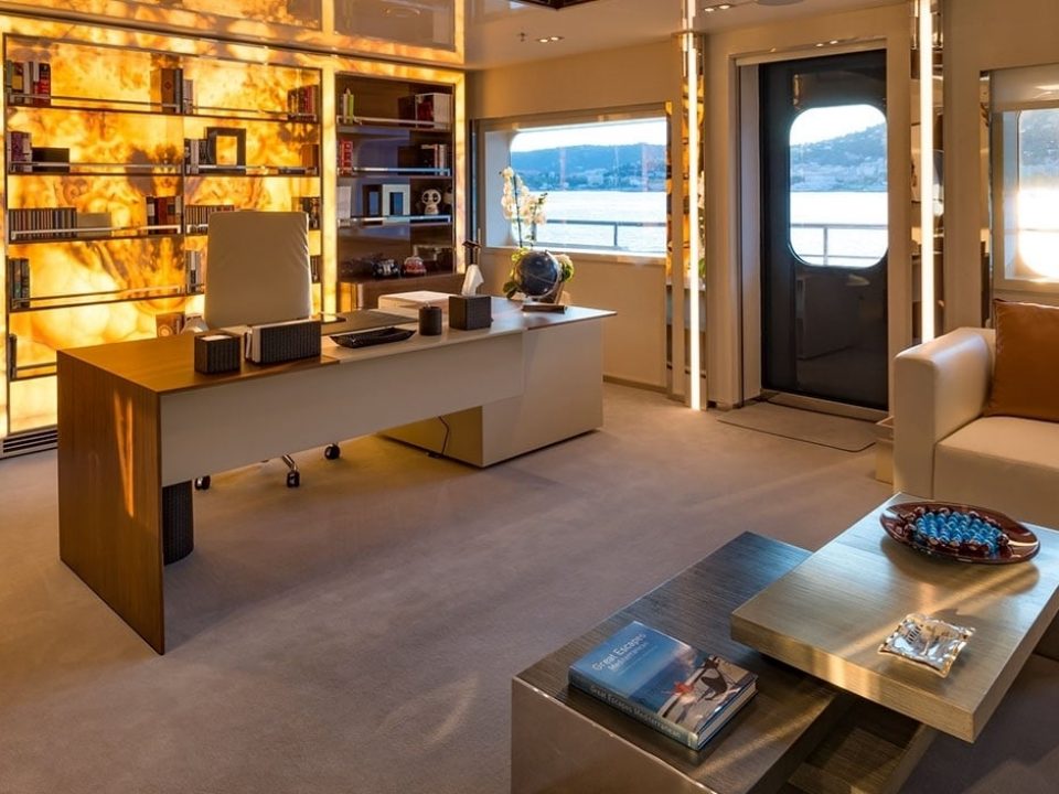 yacht-yacht-charter-serenity-236ft28